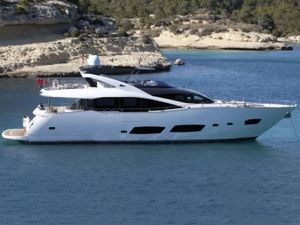 RAY 3 - Sunseeker 28m - 4 Cabins - Cannes - St Tropez - Monaco - The French Riviera RAY 3 - Sunseeker 28m - 4 Cabins - Cannes - St Tropez - Monaco - The French Riviera