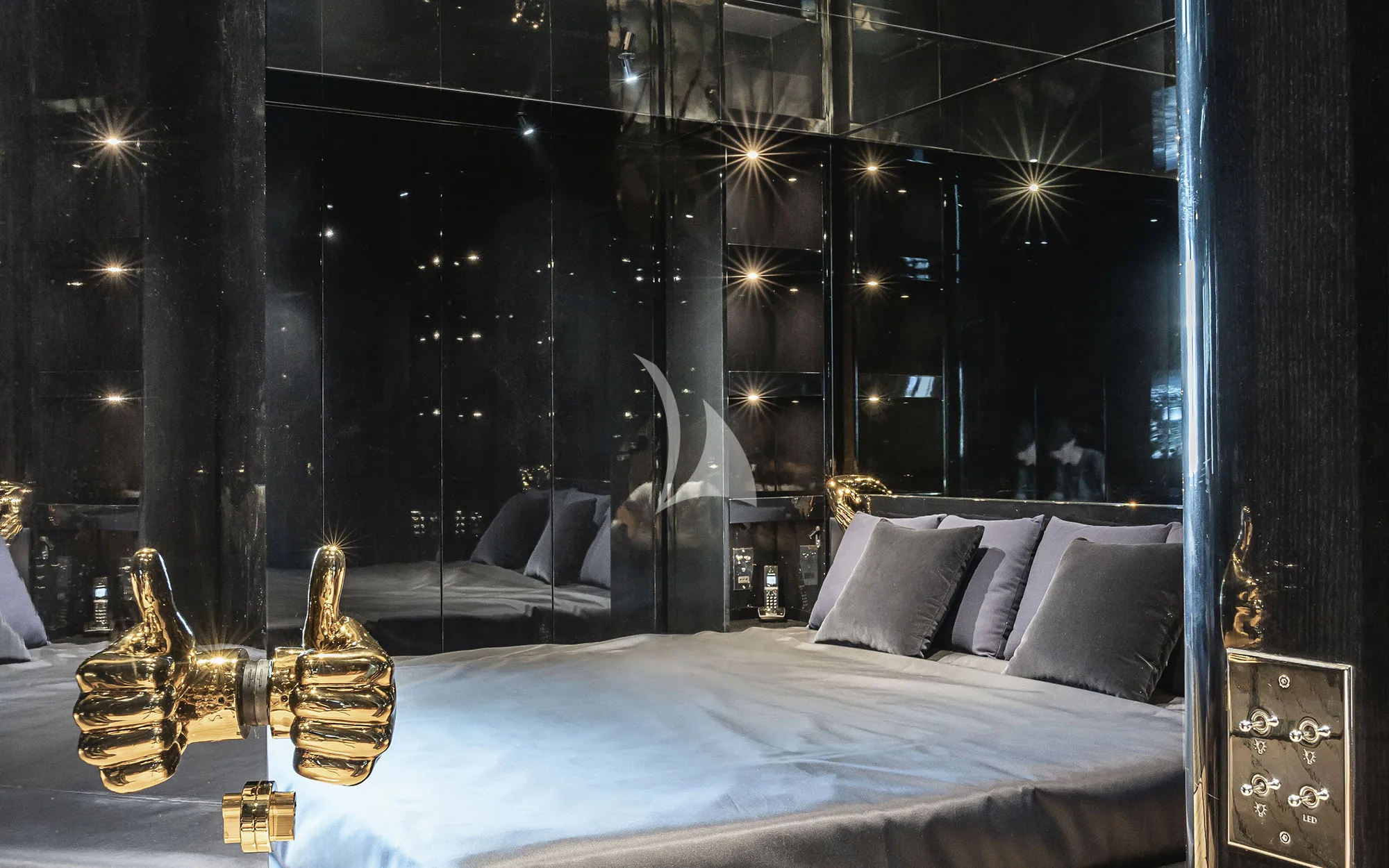 Charter Yacht REGINA D`ITALIA - Codecasa 65 - 6 Cabins - Viareggio - Genoa - Liguria - La Spezia - Italian Riviera