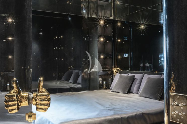 Charter Yacht REGINA D`ITALIA - Codecasa 65 - 6 Cabins - Viareggio - Genoa - Liguria - La Spezia - Italian Riviera