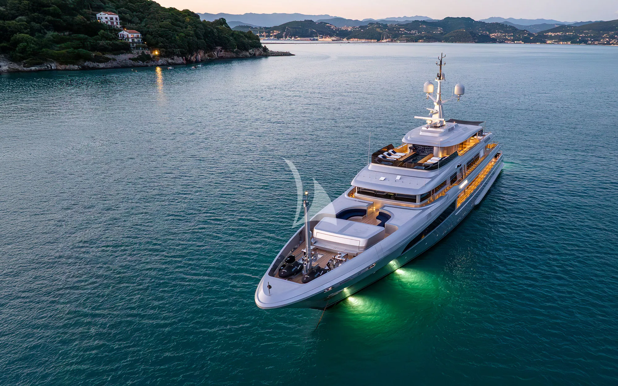 Charter Yacht REGINA D`ITALIA - Codecasa 65 - 6 Cabins - Viareggio - Genoa - Liguria - La Spezia - Italian Riviera