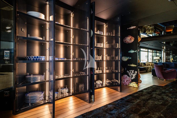 Charter Yacht REGINA D`ITALIA - Codecasa 65 - 6 Cabins - Viareggio - Genoa - Liguria - La Spezia - Italian Riviera