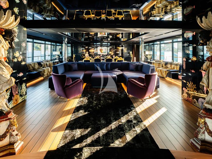 REGINA D`ITALIA Codecasa 65 - main saloon REGINA D`ITALIA Codecasa 65 - main saloon