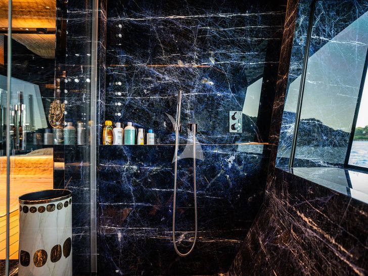 REGINA D`ITALIA Codecasa 65 - master cabin bathroom REGINA D`ITALIA Codecasa 65 - master cabin bathroom