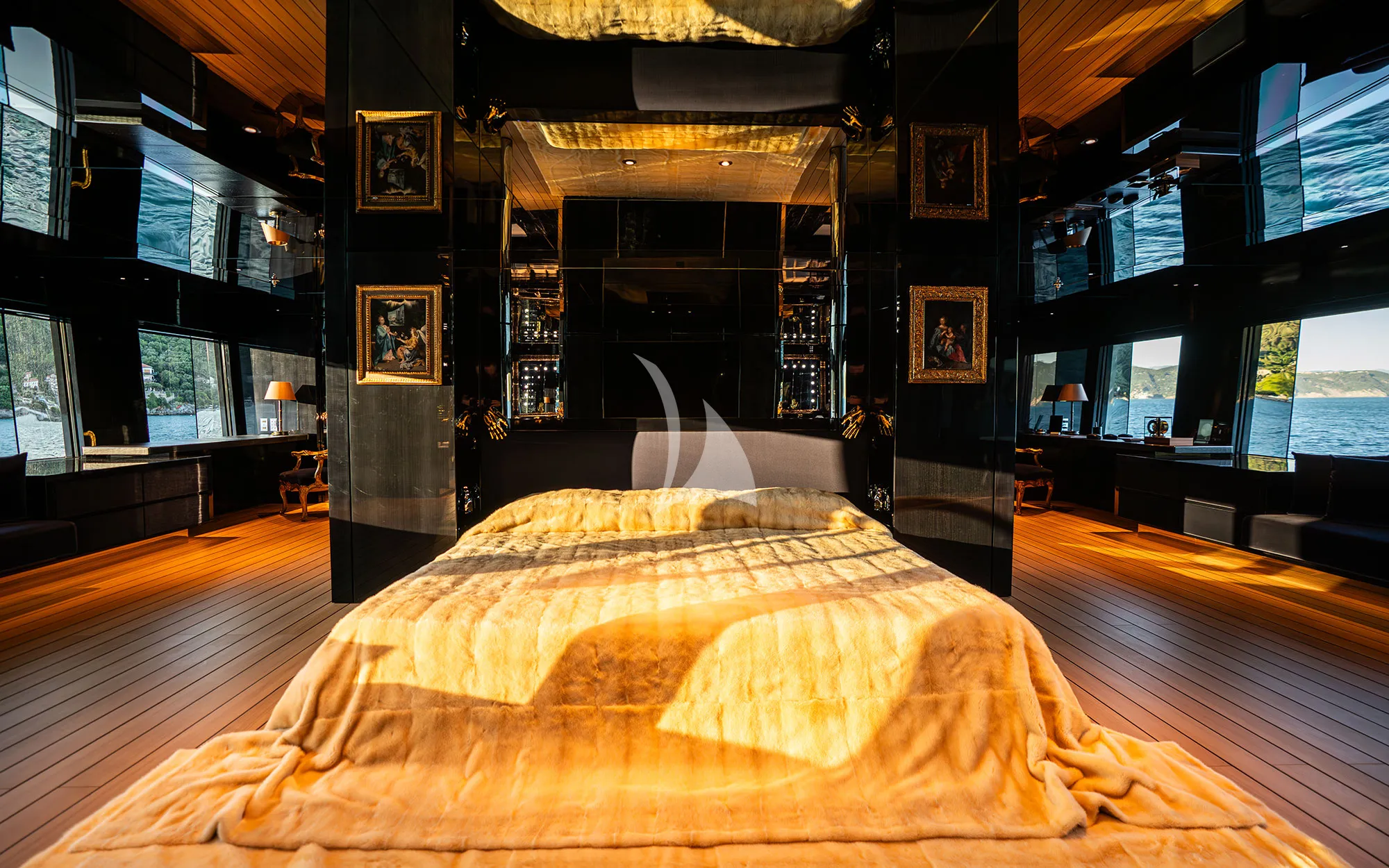 Charter Yacht REGINA D`ITALIA - Codecasa 65 - 6 Cabins - Viareggio - Genoa - Liguria - La Spezia - Italian Riviera