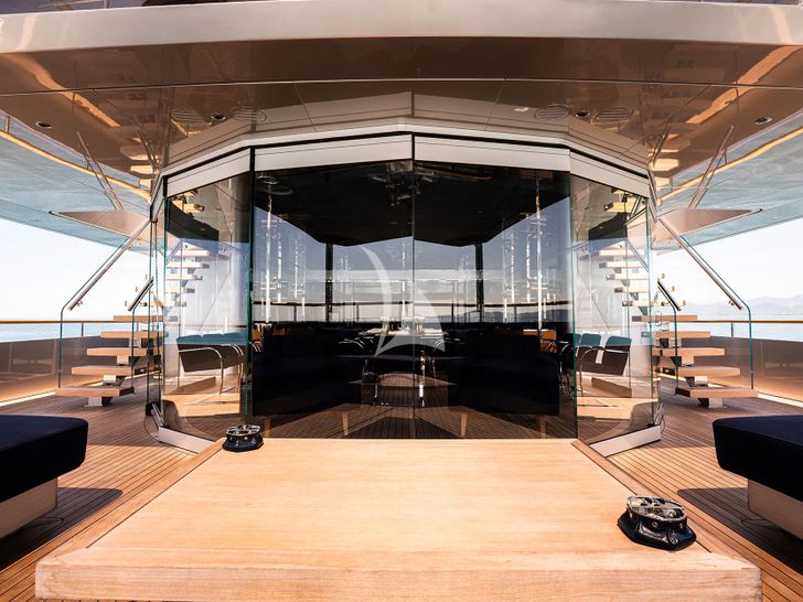 REGINA D`ITALIA Codecasa 65 - sky deck aft lounge REGINA D`ITALIA Codecasa 65 - sky deck aft lounge