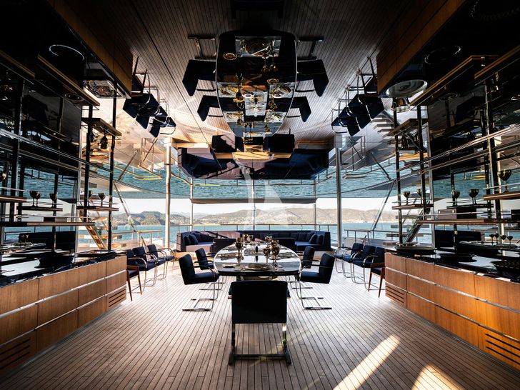 REGINA D`ITALIA Codecasa 65 - sky deck dining REGINA D`ITALIA Codecasa 65 - sky deck dining