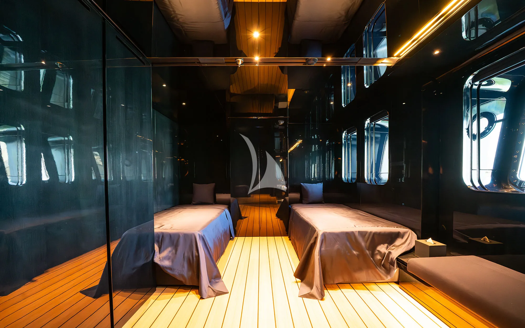 Charter Yacht REGINA D`ITALIA - Codecasa 65 - 6 Cabins - Viareggio - Genoa - Liguria - La Spezia - Italian Riviera