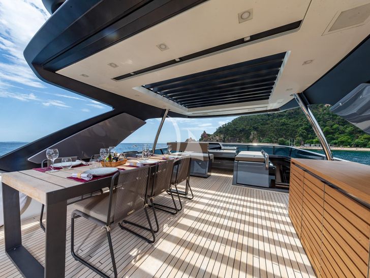 REGINE OF CANNES Sanlorenzo SL78 - flybridge REGINE OF CANNES Sanlorenzo SL78 - flybridge