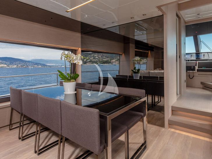REGINE OF CANNES Sanlorenzo SL78 - indoor dining area REGINE OF CANNES Sanlorenzo SL78 - indoor dining area