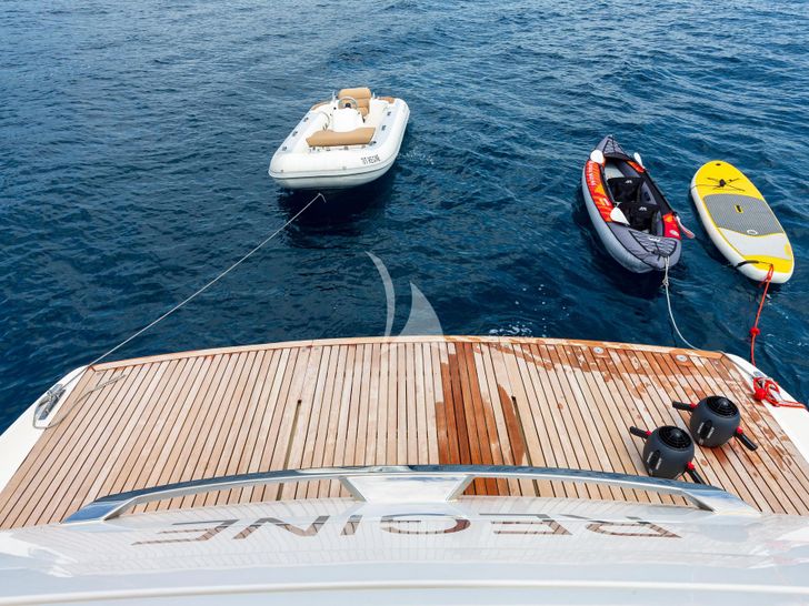 REGINE OF CANNES Sanlorenzo SL78 - swimming platform and water toys REGINE OF CANNES Sanlorenzo SL78 - swimming platform and water toys