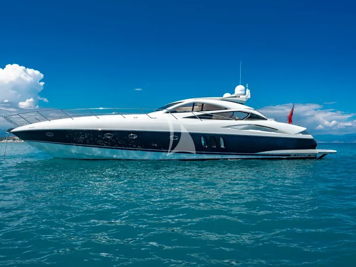 REHAB Sunseeker Predator 68 - anchored REHAB Sunseeker Predator 68 - anchored