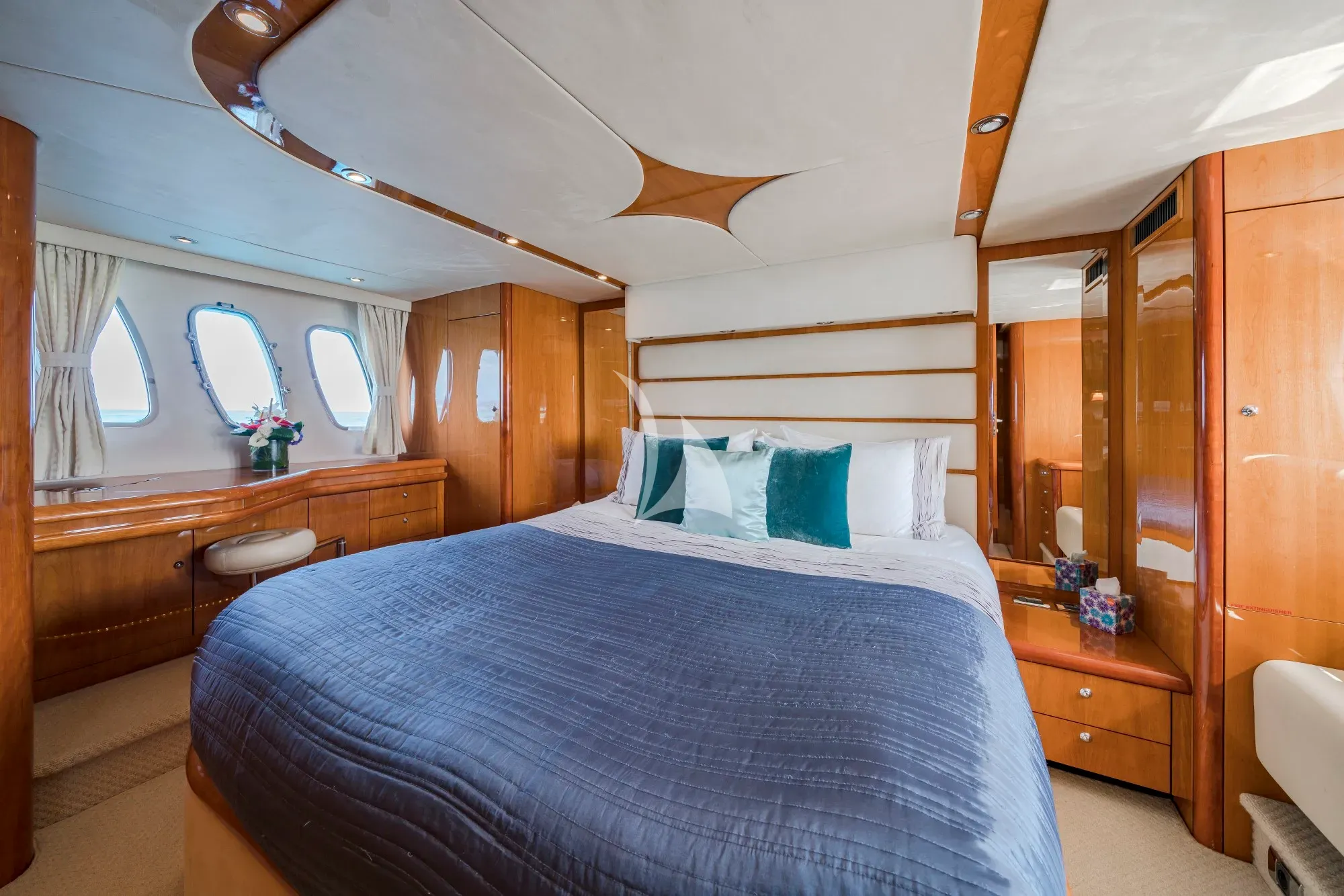 REHAB Sunseeker Predator 68 - cabin 1