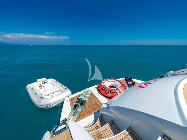 REHAB Sunseeker Predator 68 - swim platform with the water toys REHAB Sunseeker Predator 68 - swim platform with the water toys