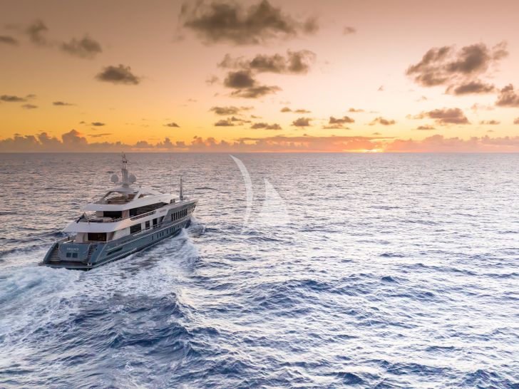 RELIANCE 55m Heesen Yacht Cruising RELIANCE 55m Heesen Yacht Cruising