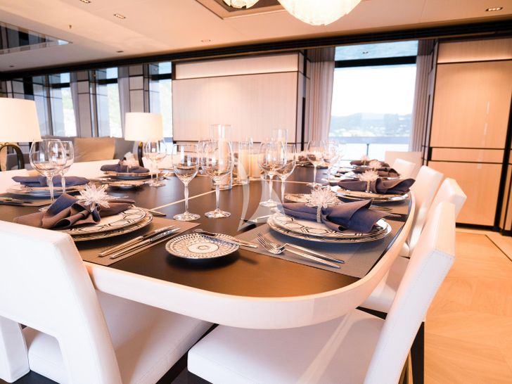 RELIANCE 55m Heesen Yacht Dining RELIANCE 55m Heesen Yacht Dining