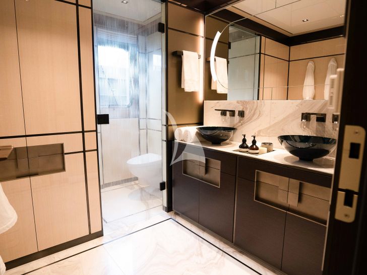 RELIANCE 55m Heesen Yacht Double Ensuie RELIANCE 55m Heesen Yacht Double Ensuie