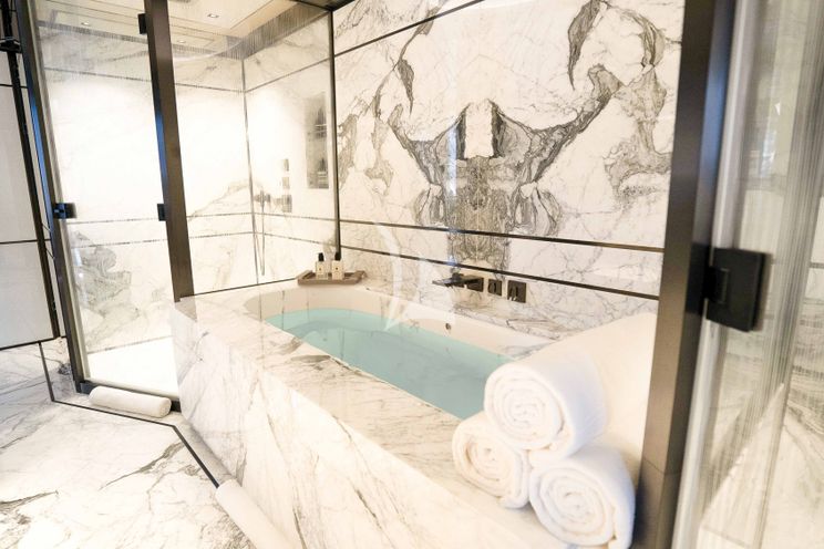 Charter Yacht RELIANCE - Heesen 55m - 6 Cabins - Monaco - Cannes - St Tropez