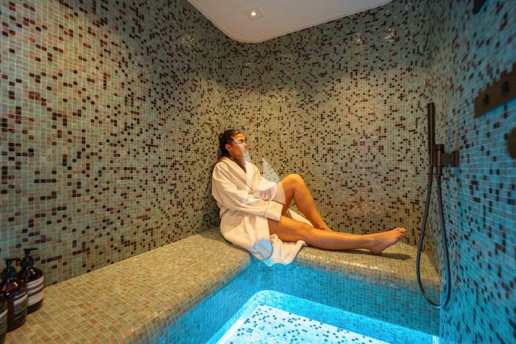 Charter Yacht RELIANCE - Heesen 55m - 6 Cabins - Monaco - Cannes - St Tropez