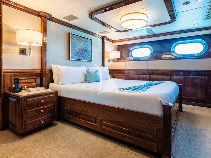 REMEMBER WHEN Christensen 162 VIP cabin 1 wide shot REMEMBER WHEN Christensen 162 VIP cabin 1 wide shot