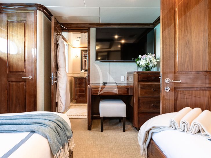 REMEMBER WHEN Christensen 162 twin cabin 2 TV and study REMEMBER WHEN Christensen 162 twin cabin 2 TV and study