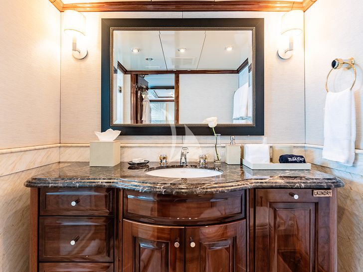 REMEMBER WHEN Christensen 162 twin cabin 1 vanity unit REMEMBER WHEN Christensen 162 twin cabin 1 vanity unit