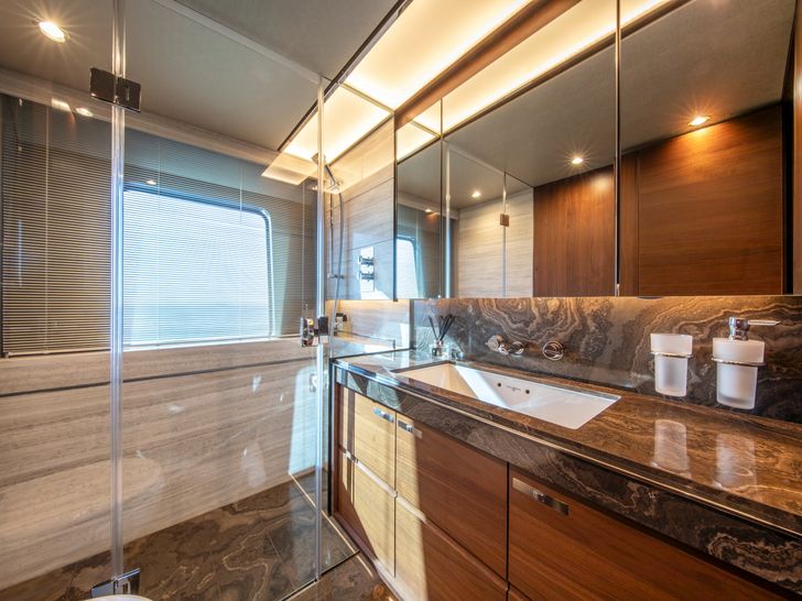 RESTLESS Princess 35m - VIP cabin 1 bathroom RESTLESS Princess 35m - VIP cabin 1 bathroom