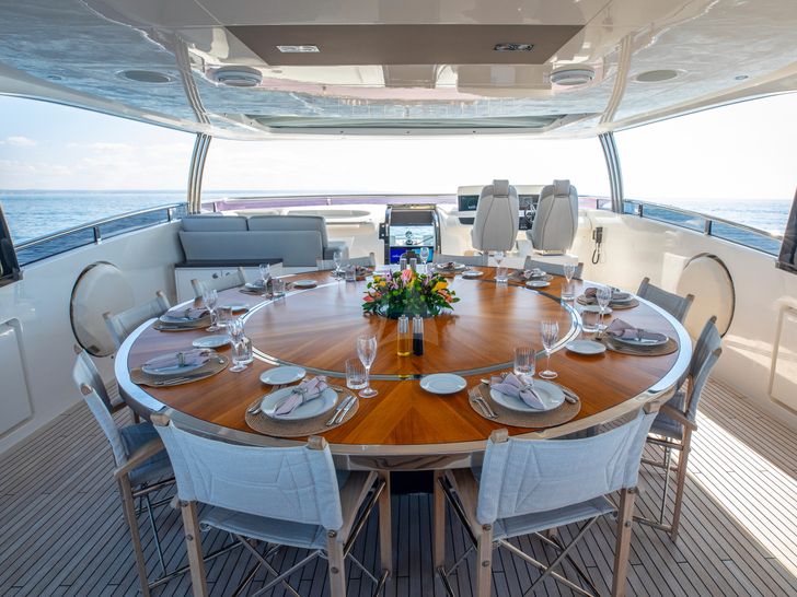 RESTLESS Princess 35m - flybridge dining area RESTLESS Princess 35m - flybridge dining area