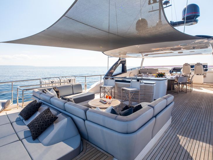 RESTLESS Princess 35m - flybridge RESTLESS Princess 35m - flybridge