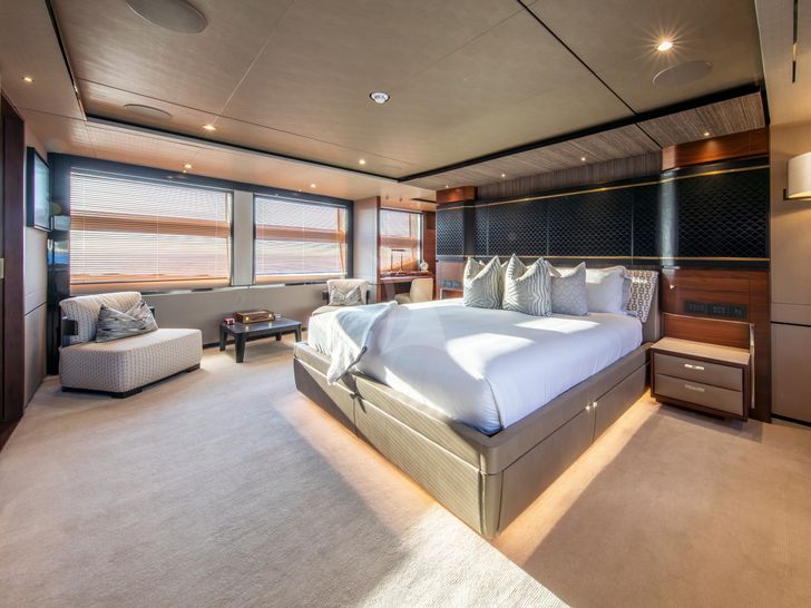 RESTLESS Princess 35m - master cabin RESTLESS Princess 35m - master cabin