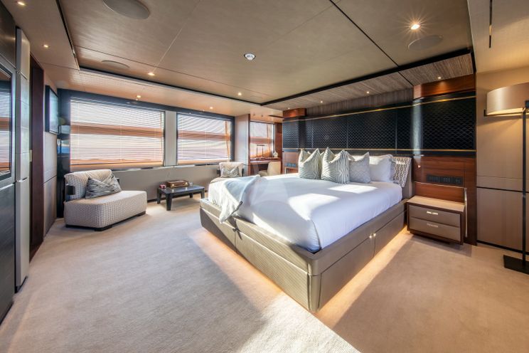 Charter Yacht RESTLESS - Princess 35m - 5 Cabins - Naples - Capri - Positano - Amalfi Coast - Italy
