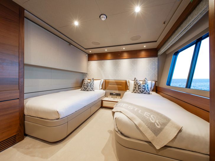 RESTLESS Princess 35m - twin cabin 2 RESTLESS Princess 35m - twin cabin 2