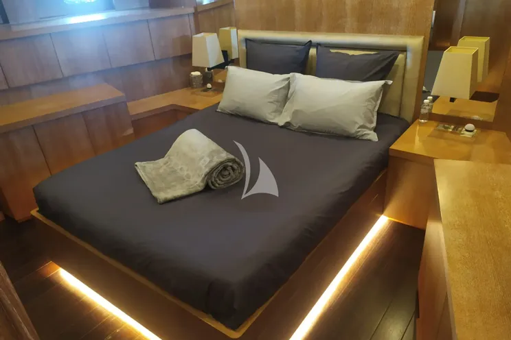 Charter Yacht REVELLA - Mangusta 92 - St Tropez - Cannes - Monaco - French Riviera