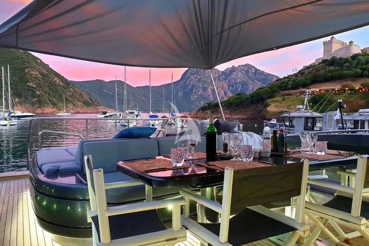 Charter Yacht REVELLA - Mangusta 92 - St Tropez - Cannes - Monaco - French Riviera