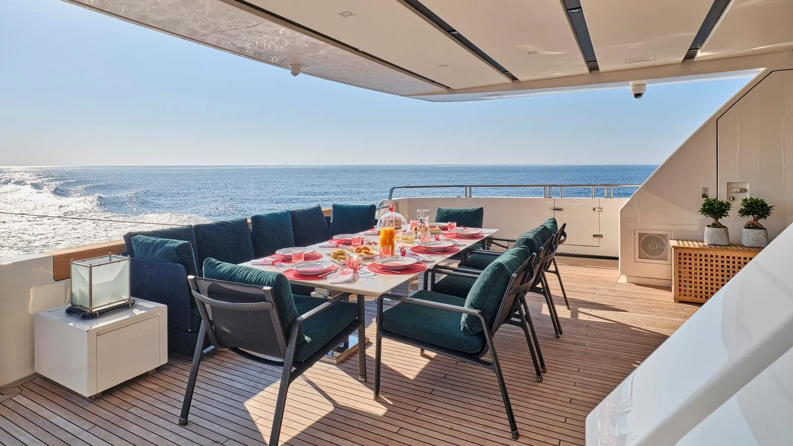 RIANA II Sanlorenzo SL118 - main aft deck alfresco dining area