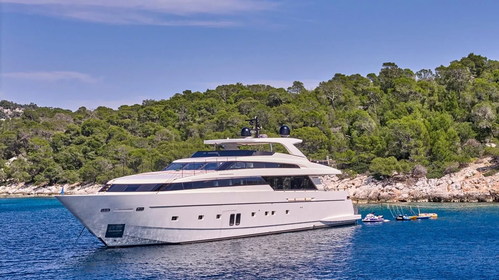 RIANA II Sanlorenzo SL118 - anchored