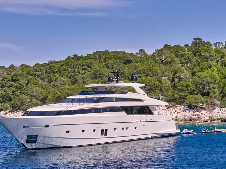 RIANA II Sanlorenzo SL118 - anchored RIANA II Sanlorenzo SL118 - anchored