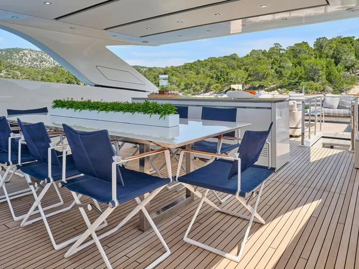 RIANA II Sanlorenzo SL118 - sundeck alfresco dining area RIANA II Sanlorenzo SL118 - sundeck alfresco dining area