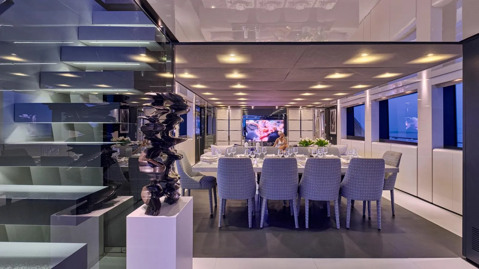 RIANA II Sanlorenzo SL118 - main dining area
