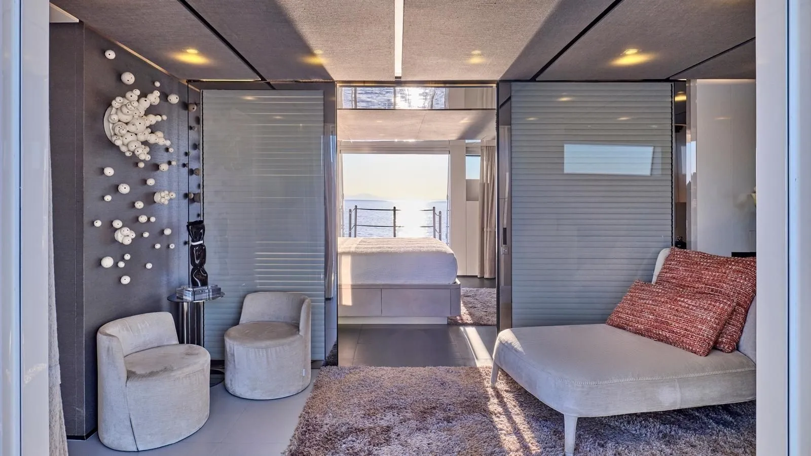 RIANA II Sanlorenzo SL118 - master cabin lounge