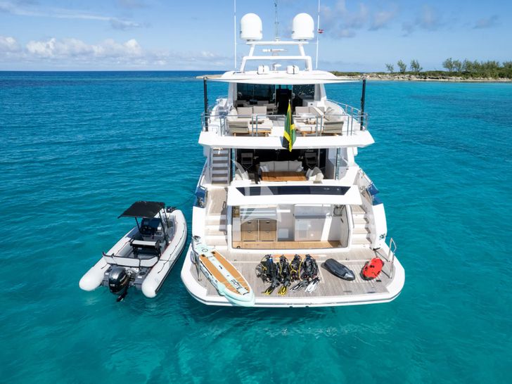 RIO Horizon FD90 - aft view with toys RIO Horizon FD90 - aft view with toys