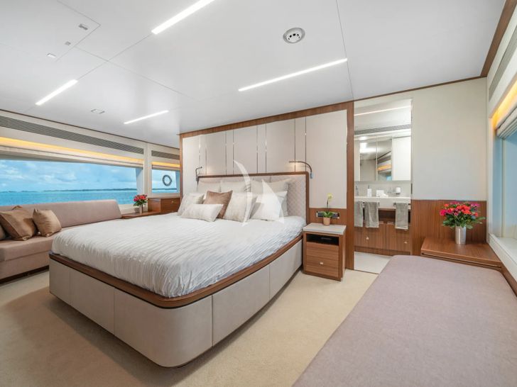 RIO Horizon FD90 - master cabin RIO Horizon FD90 - master cabin