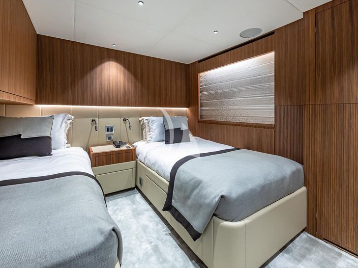 RISING DAWN Majesty Yachts Twin RISING DAWN Majesty Yachts Twin