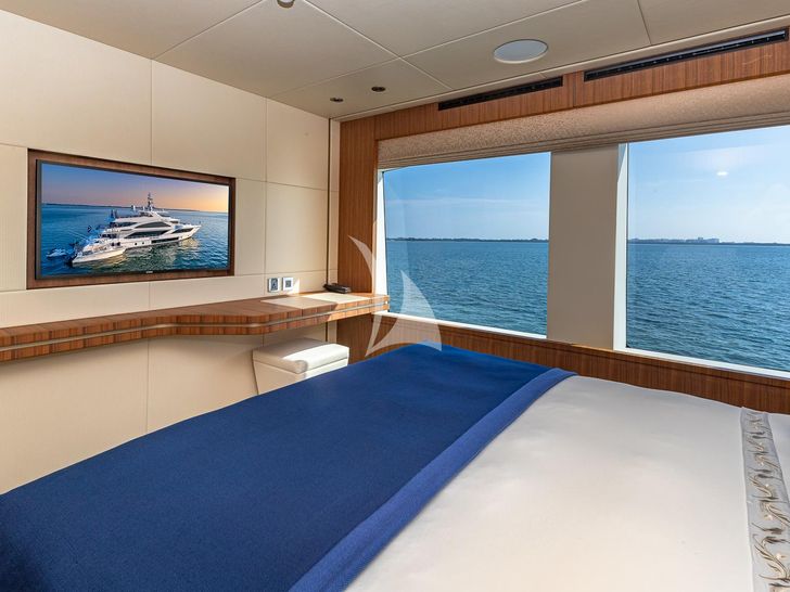 RISING DAWN Majesty Yachts VIP Upper Deck RISING DAWN Majesty Yachts VIP Upper Deck