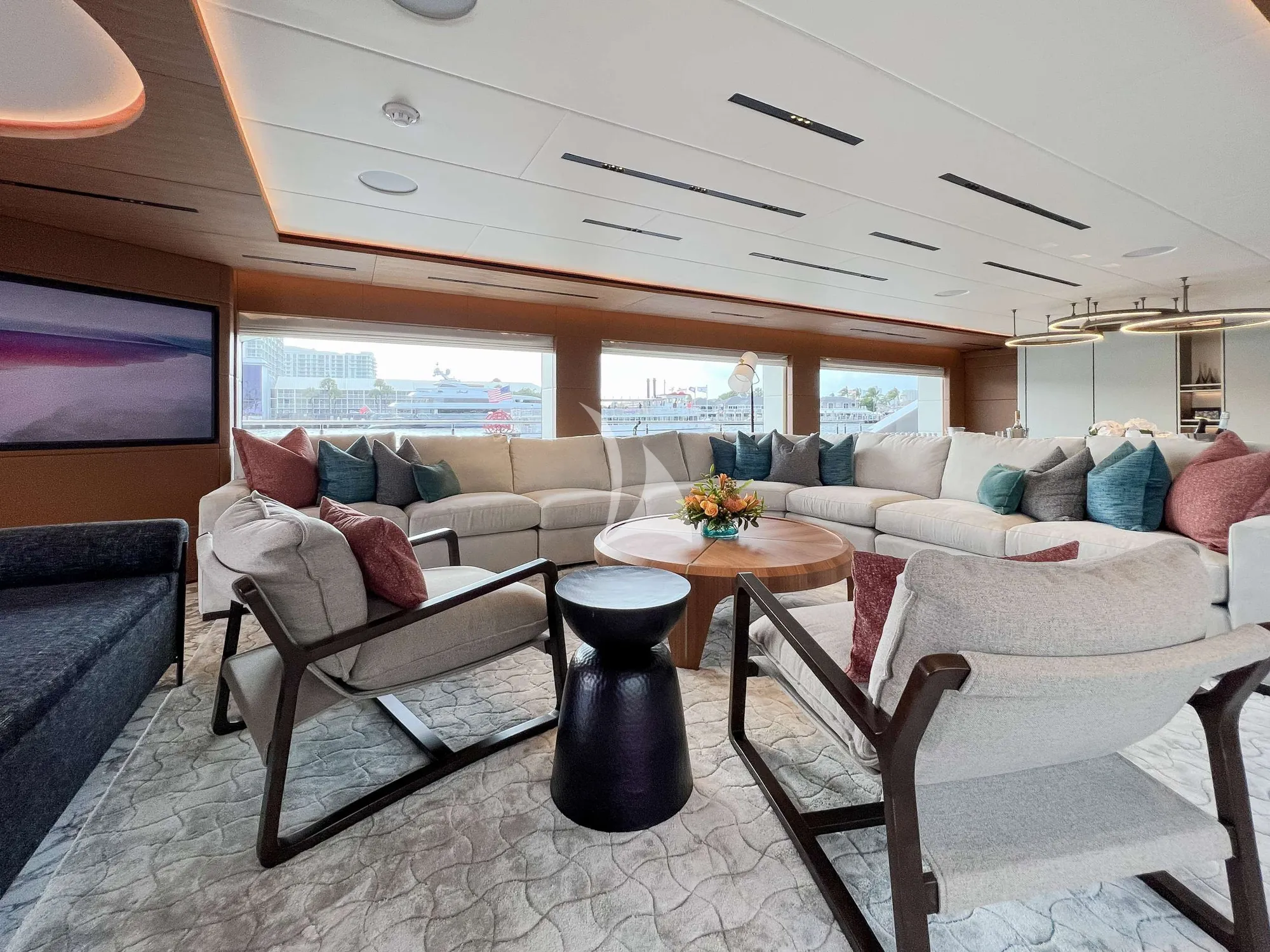 Charter Yacht RISING DAWN - Gulf Craft 43m - 6 Cabins - Mexico - USA