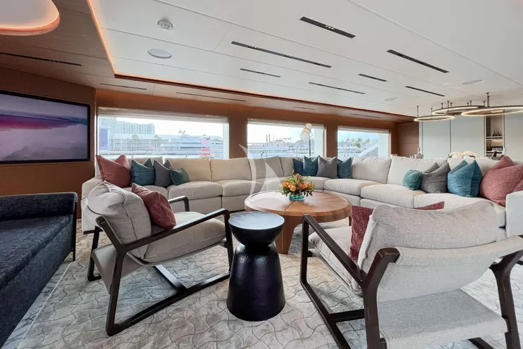 Charter Yacht RISING DAWN - Gulf Craft 43m - 6 Cabins - Mexico - USA