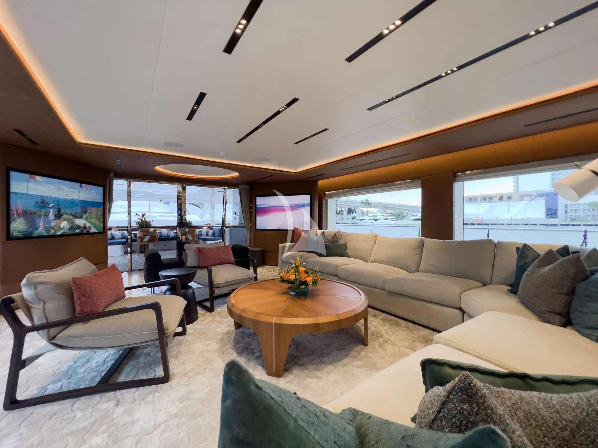 Charter Yacht RISING DAWN - Gulf Craft 43m - 6 Cabins - Mexico - USA