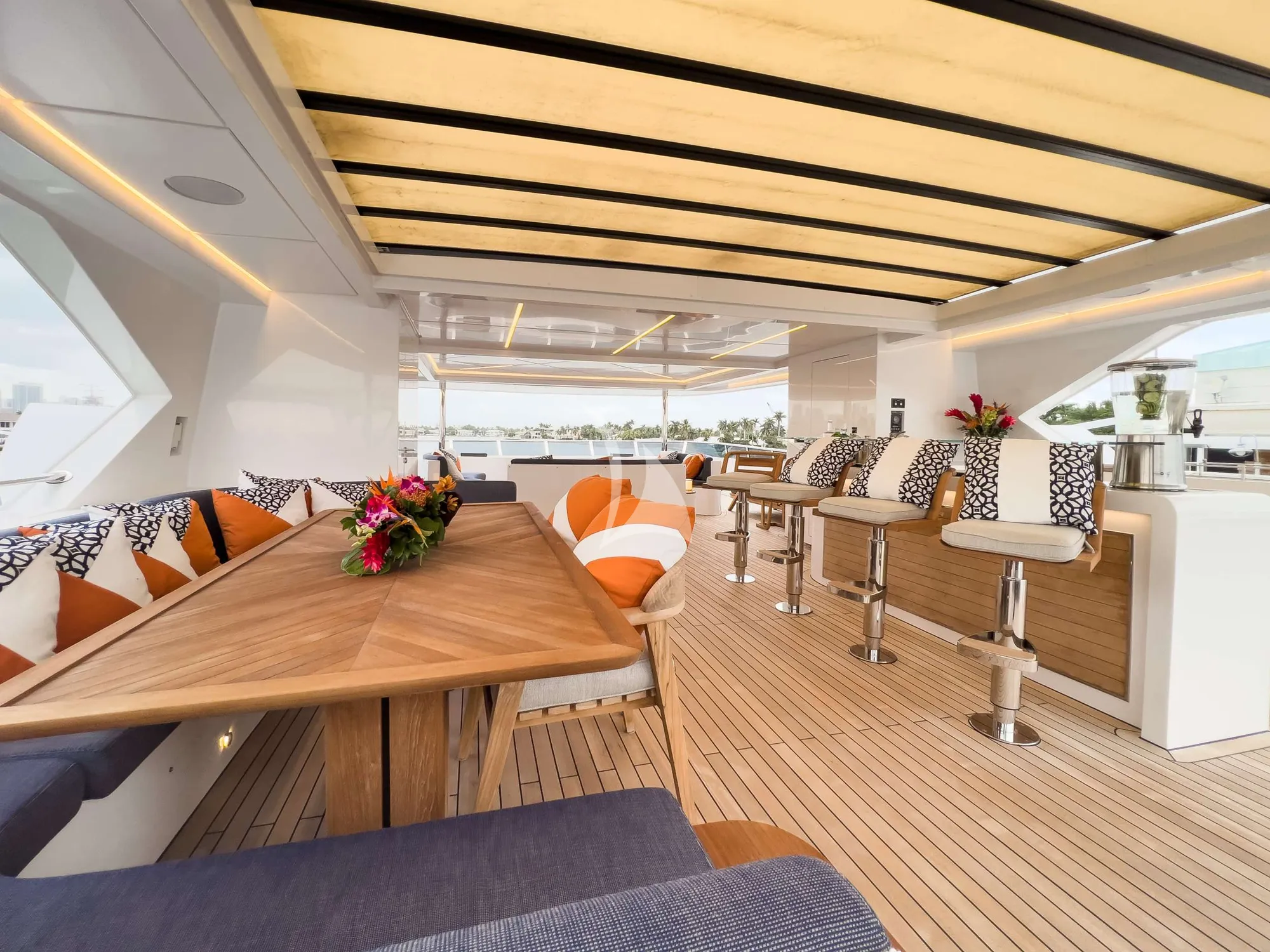 Charter Yacht RISING DAWN - Gulf Craft 43m - 6 Cabins - Mexico - USA