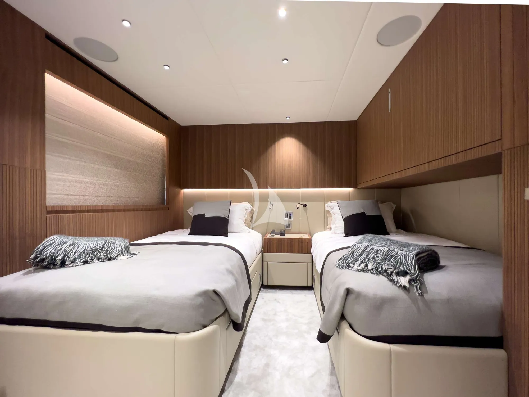 Charter Yacht RISING DAWN - Gulf Craft 43m - 6 Cabins - Mexico - USA