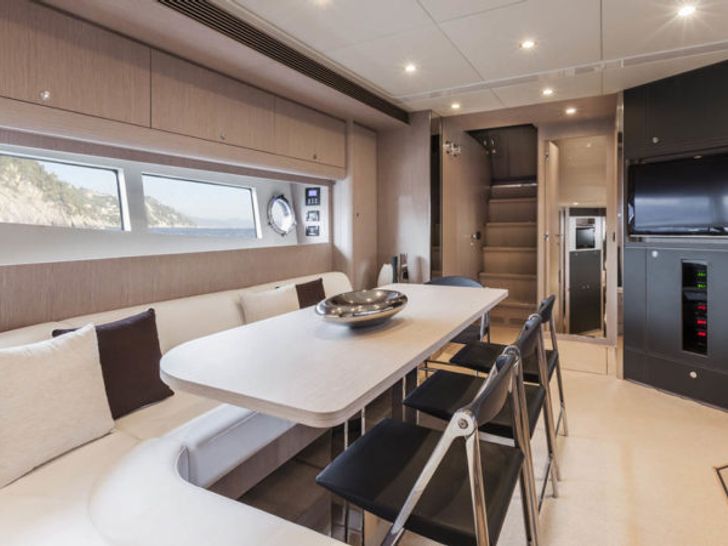 WESTFIELD Riva 63 Virtus - saloon WESTFIELD Riva 63 Virtus - saloon