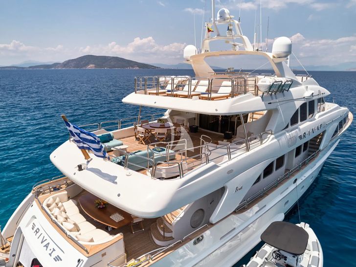 RIVA I Benetti Classic 120 - aft shot RIVA I Benetti Classic 120 - aft shot